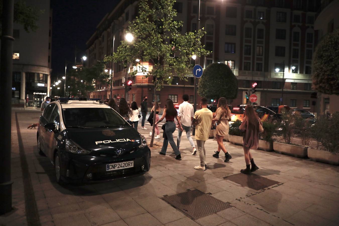 Fotos: Los vallisoletanos vacían las calles en el último toque de queda