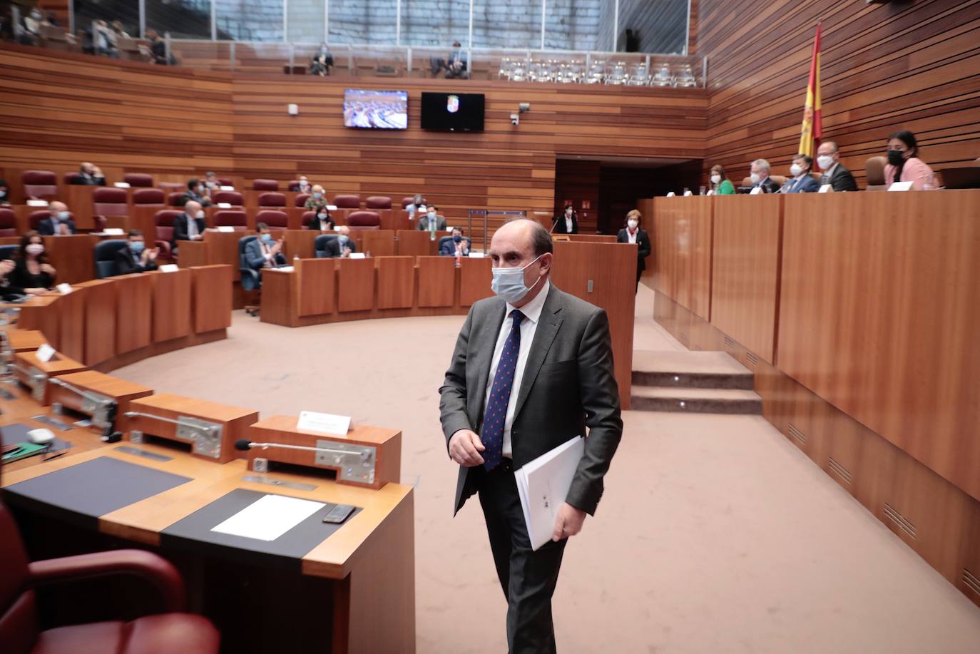 Fotos: El procurador del Común interviene en el pleno de las Cortes