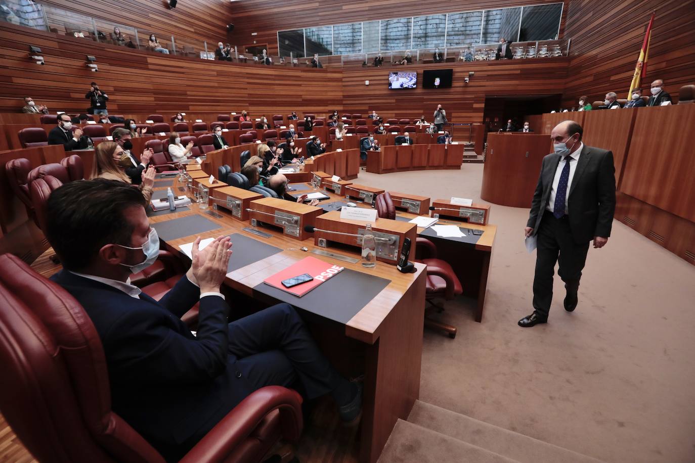 Fotos: El procurador del Común interviene en el pleno de las Cortes