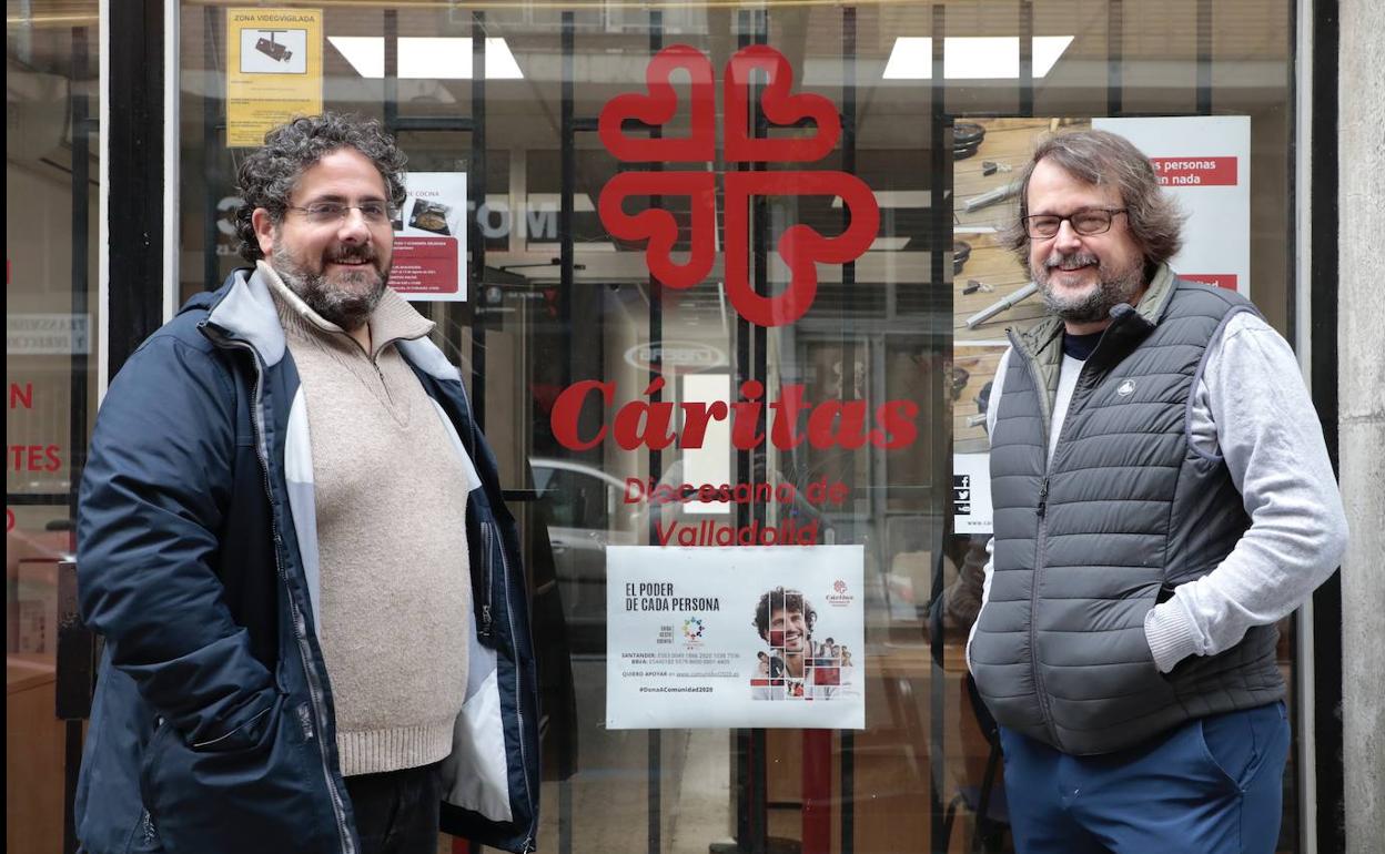 Alberto Díez y Carlos San Segundo, trabajadores de Cáritas en Valladolid. 