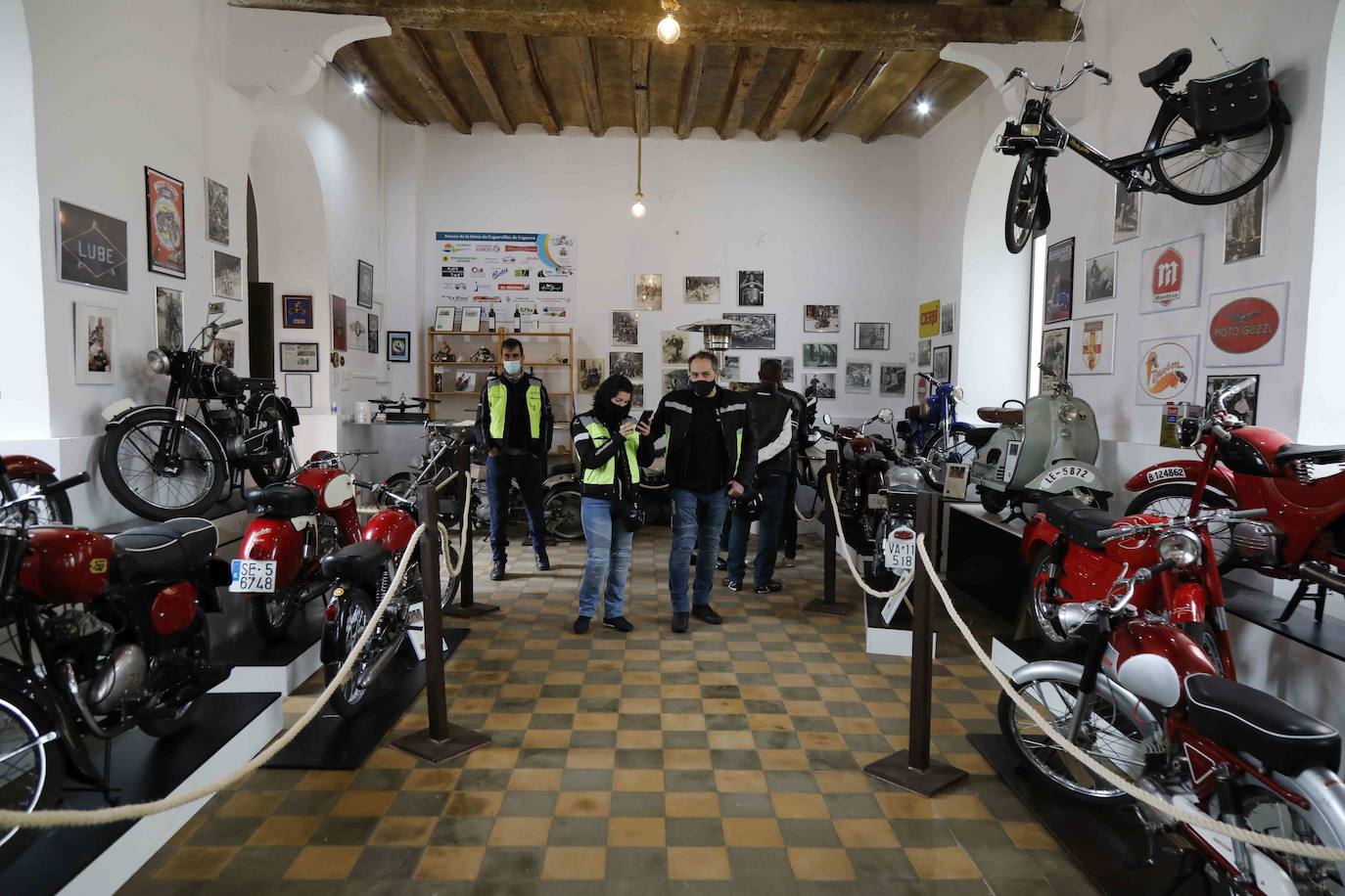 Fotos: Concurso de Restauración de Motos Clásicas del Museo de la Moto de Esguevillas