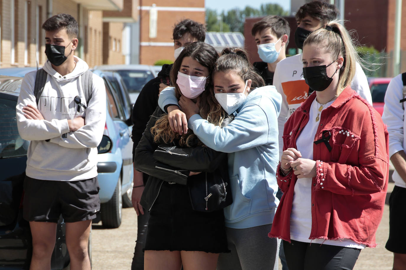 Minuto de silencio por la muerte del joven asesinado en León.