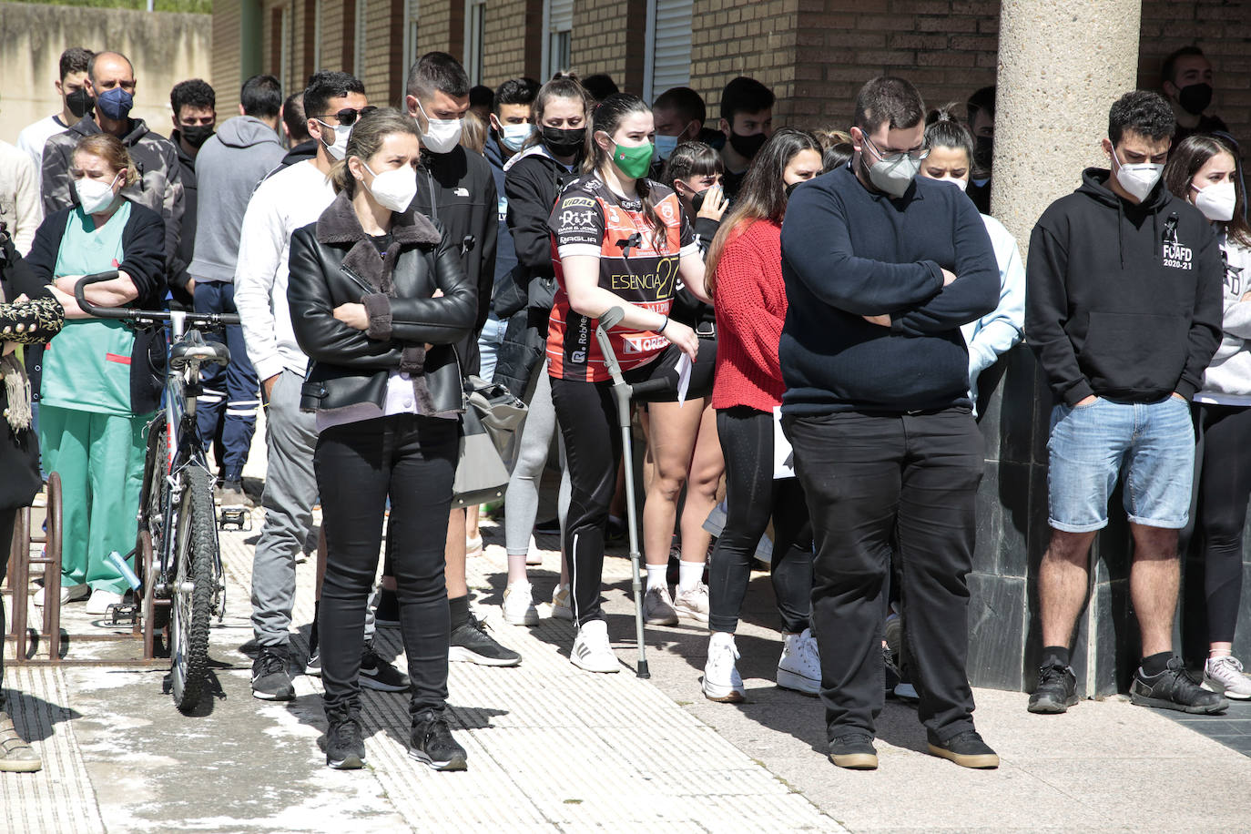 Minuto de silencio por la muerte del joven asesinado en León.