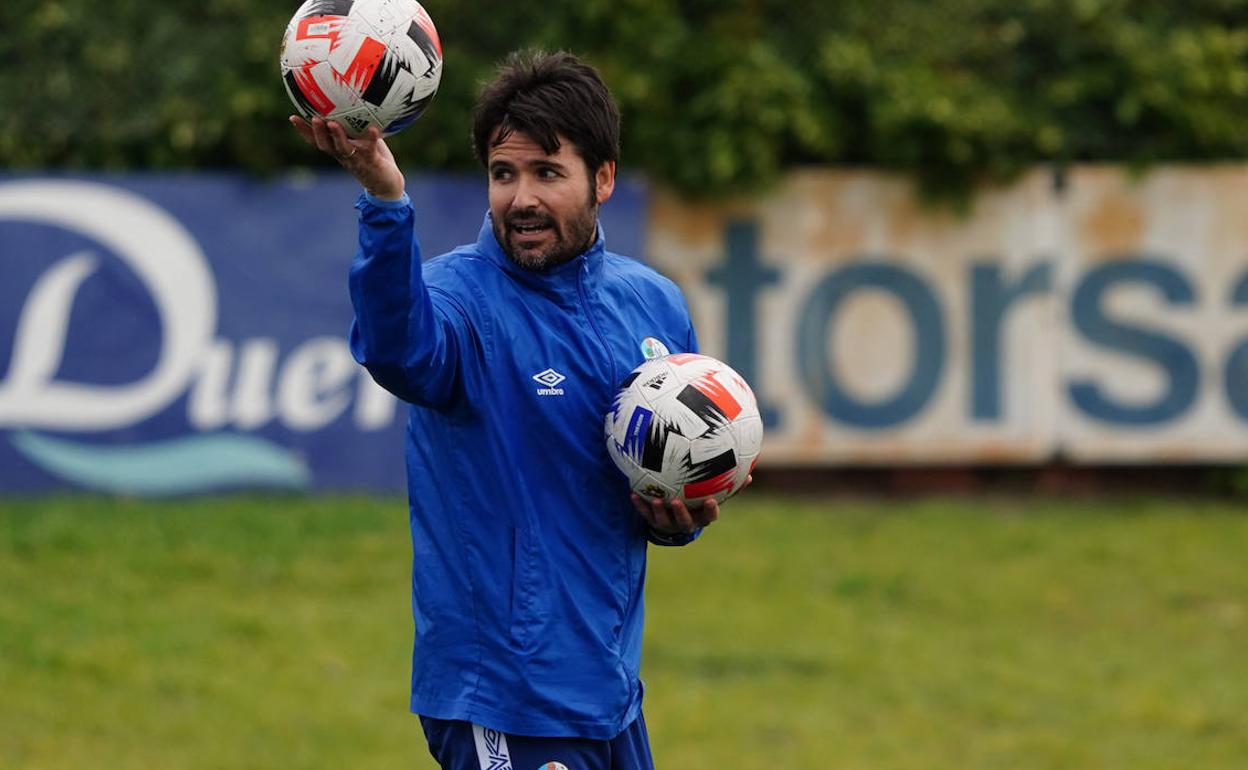 El 'milagro' de Lolo Escobar (y los fichajes) que evitan la catástrofe de la Tercera RFEF en el Salamanca UDS