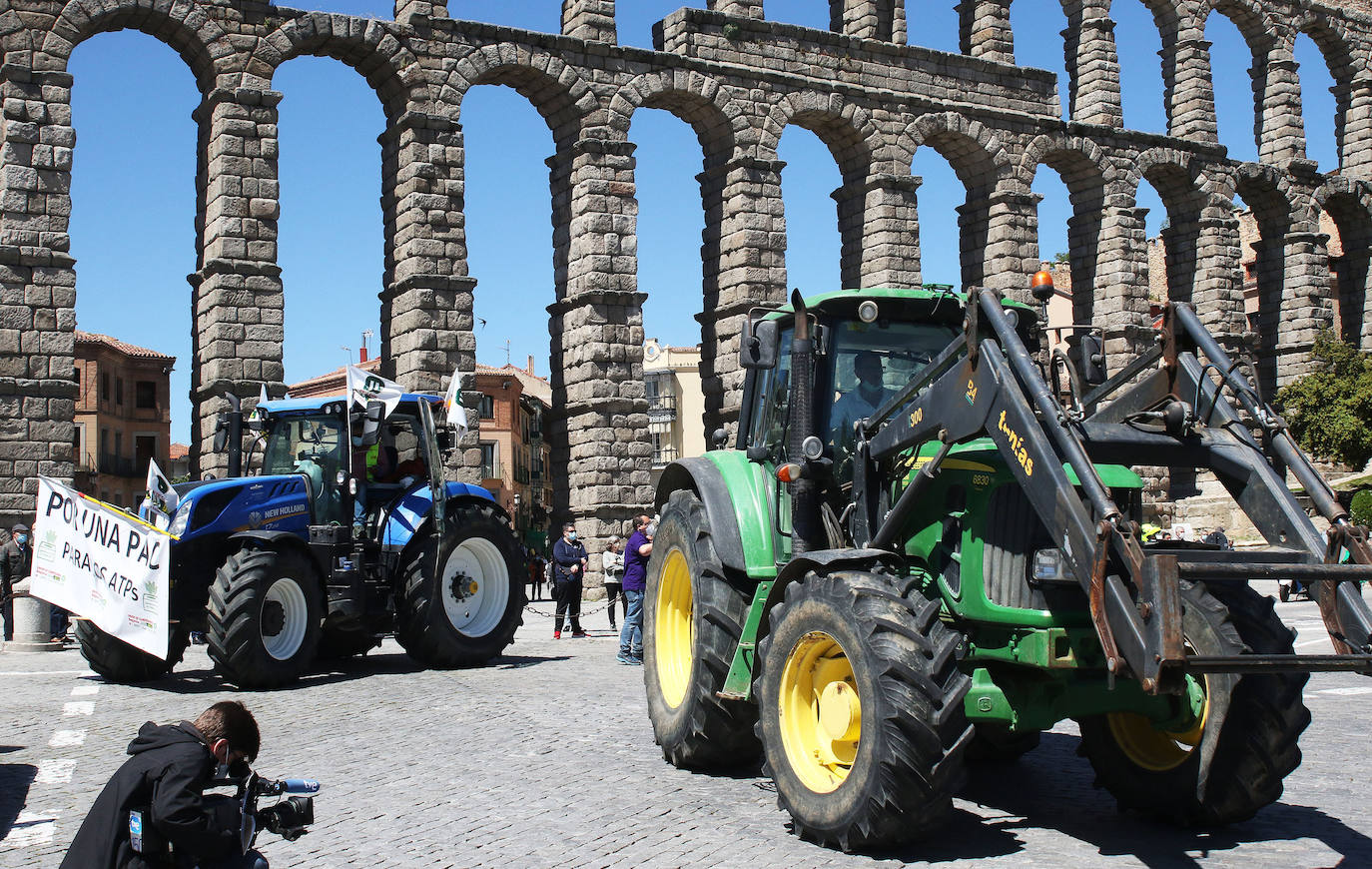 Tractorada por las calles de Segovia 