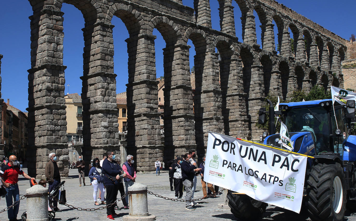 Tractorada por las calles de Segovia 