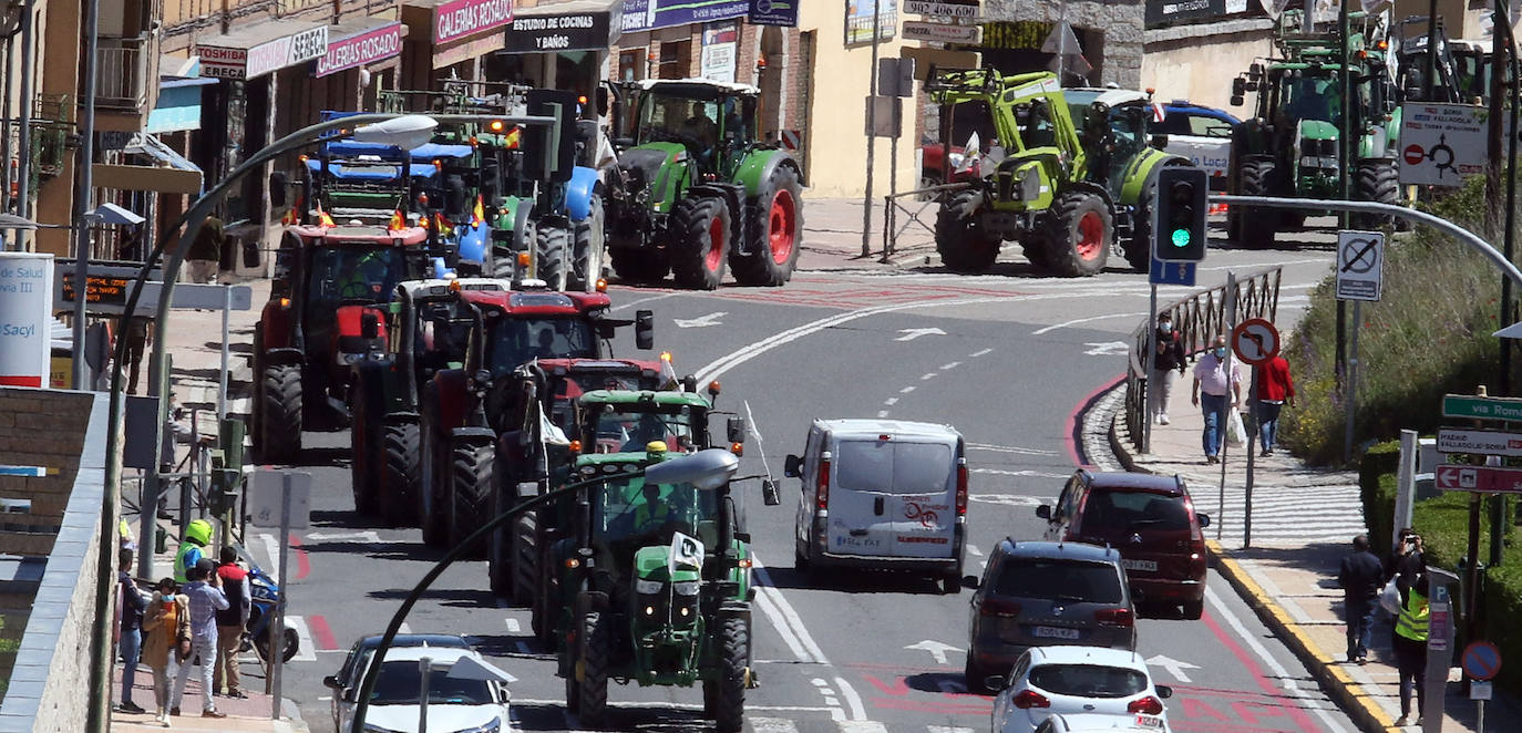 Tractorada por las calles de Segovia 