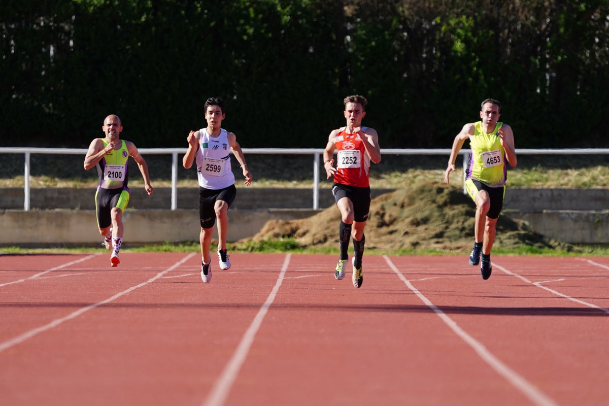 Jornada de atletismo en Las Pistas del Helmántico