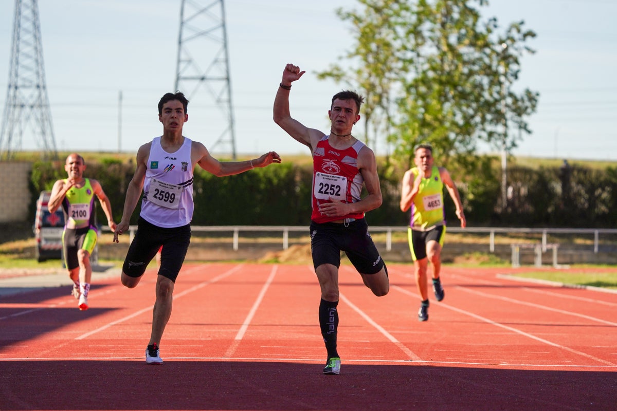 Jornada de atletismo en Las Pistas del Helmántico