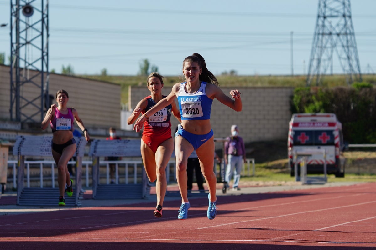 Jornada de atletismo en Las Pistas del Helmántico