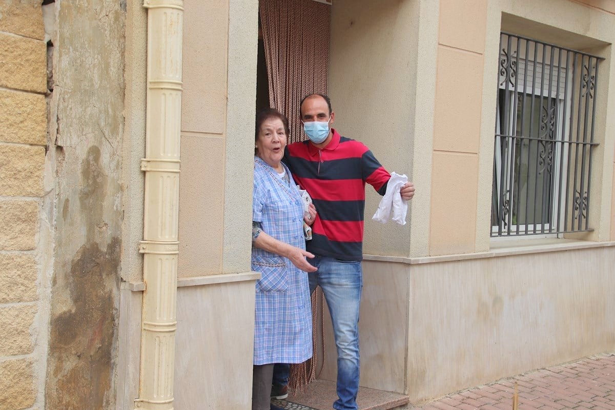 El Ayuntamiento de Torquemada repartió más de ochocientas raciones de pan y quesillo