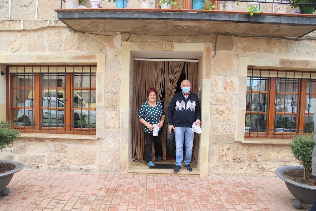 El Ayuntamiento de Torquemada repartió más de ochocientas raciones de pan y quesillo