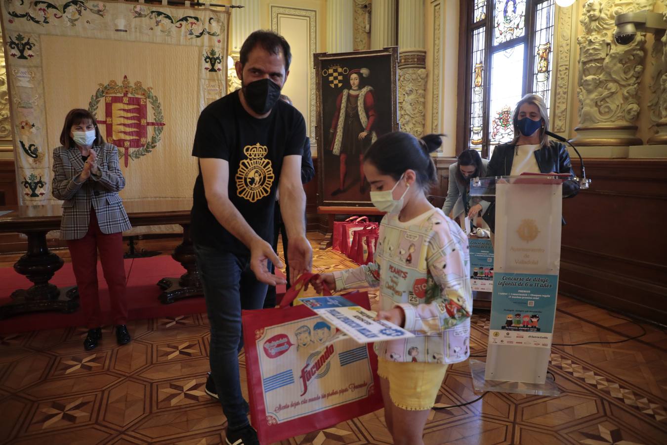 Fotos: Entrega de los premios de concurso de dibujo infantil &#039;Decora tu porta-mascarillas&#039;