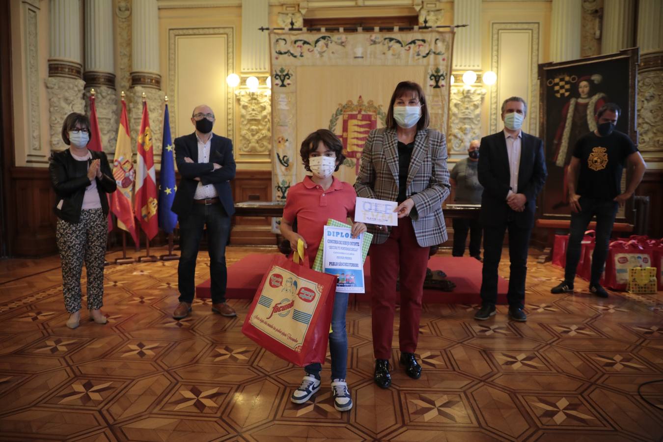 Fotos: Entrega de los premios de concurso de dibujo infantil &#039;Decora tu porta-mascarillas&#039;