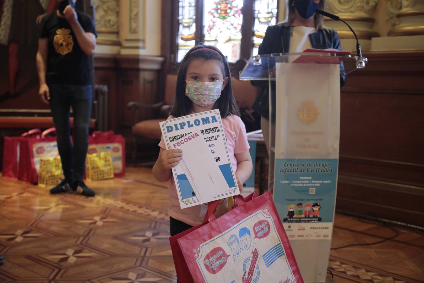 Fotos: Entrega de los premios de concurso de dibujo infantil &#039;Decora tu porta-mascarillas&#039;