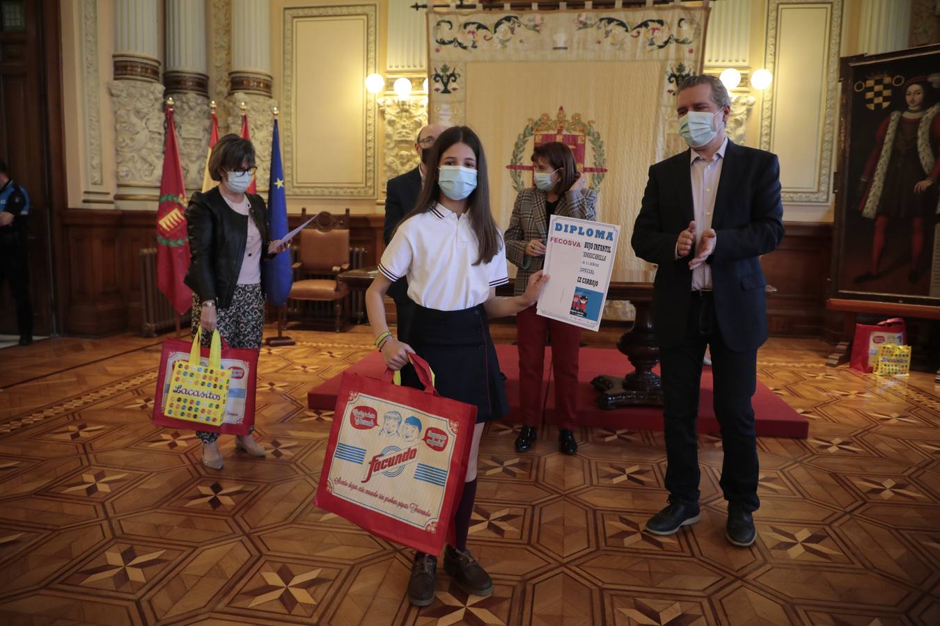 Fotos: Entrega de los premios de concurso de dibujo infantil &#039;Decora tu porta-mascarillas&#039;