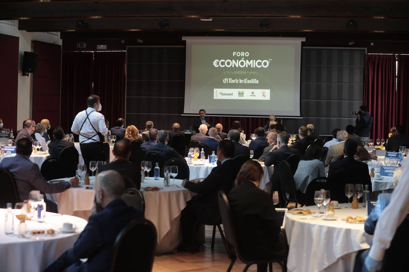 El exfutbolista, exentrenador y actual comentarista y empresario Jorge Valdano, en el Foro Económico de El Norte de Castilla.