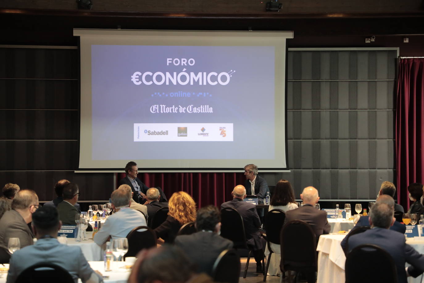 El exfutbolista, exentrenador y actual comentarista y empresario Jorge Valdano, en el Foro Económico de El Norte de Castilla.
