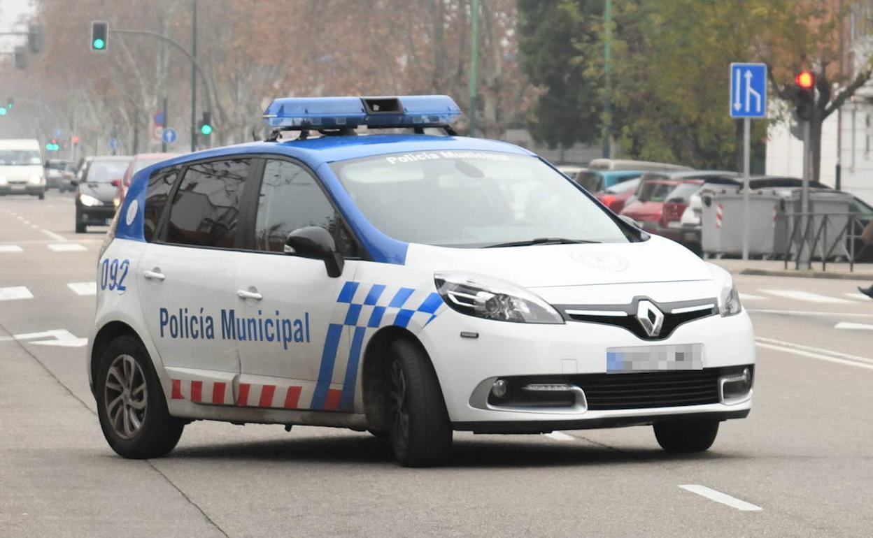 Un coche de Policía Local de Valladolid. 