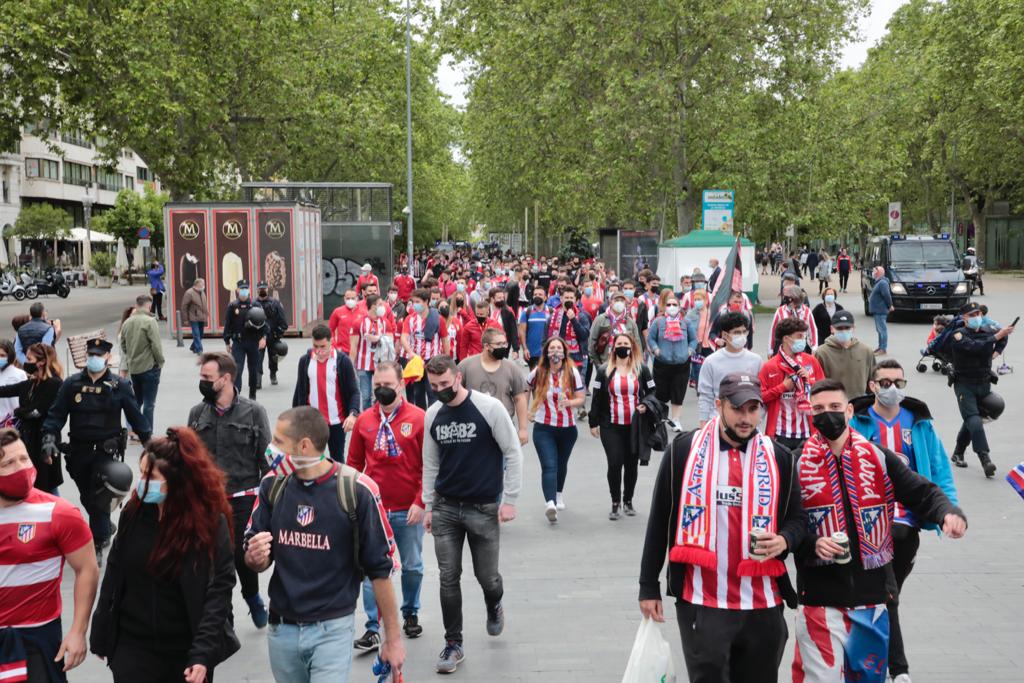 Fotos: La afición del Atlético de Madrid toma Valladolid