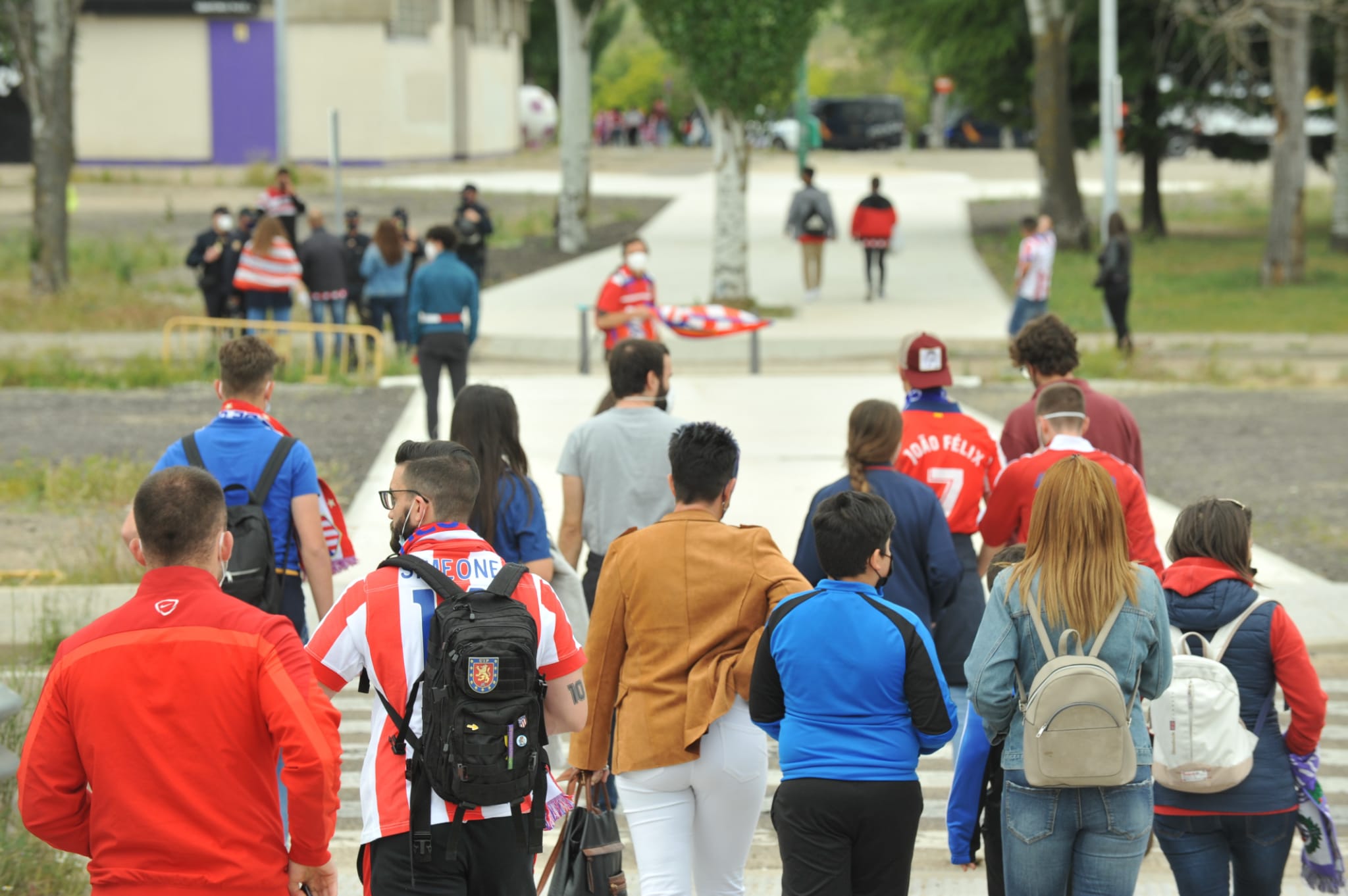 Fotos: La afición del Atlético de Madrid toma Valladolid