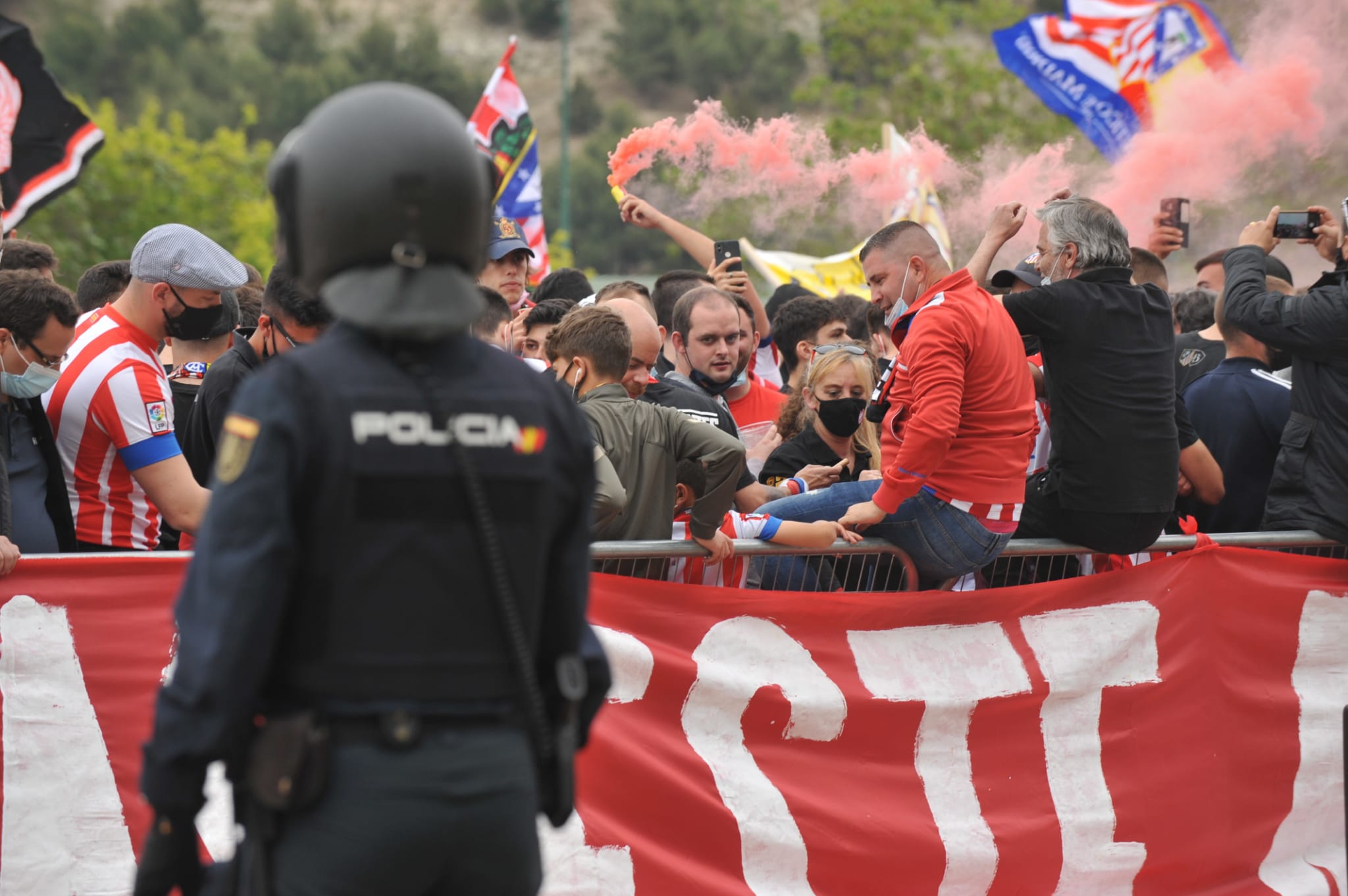 Fotos: La afición del Atlético de Madrid toma Valladolid