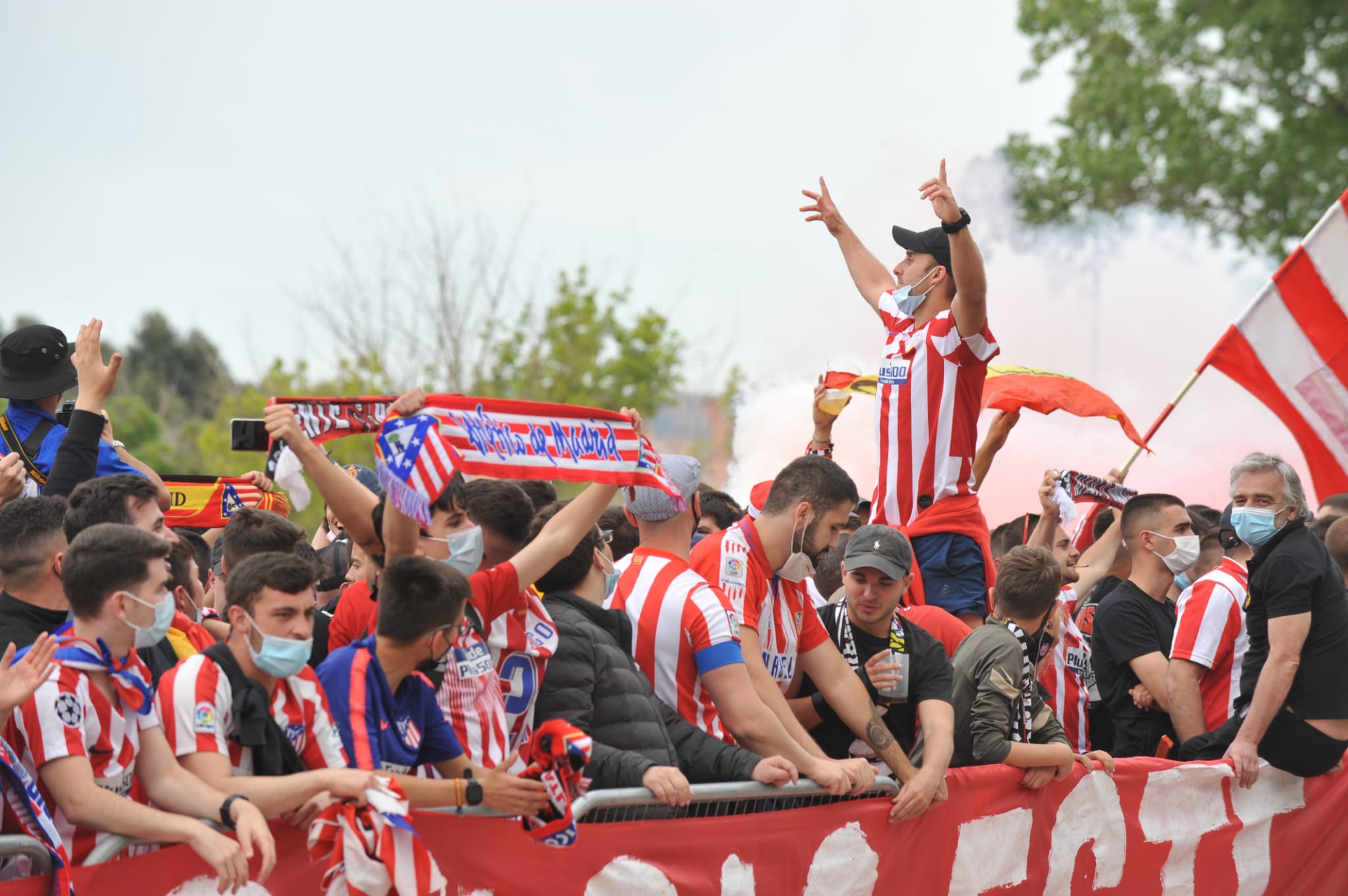 Fotos: La afición del Atlético de Madrid toma Valladolid