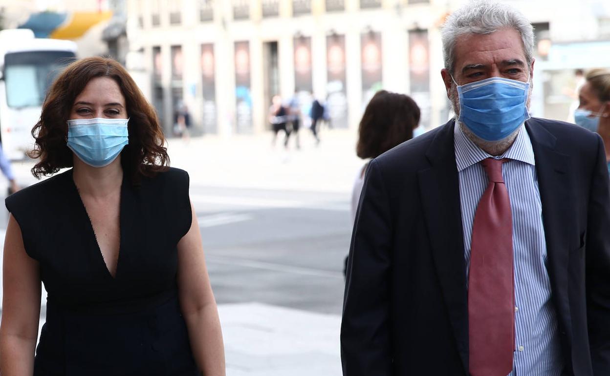 La presidenta madrileña, Isabel Díaz Ayuso, y su jefe de Gabinete, el vallisoletano Miguel Ángel Rodríguez.