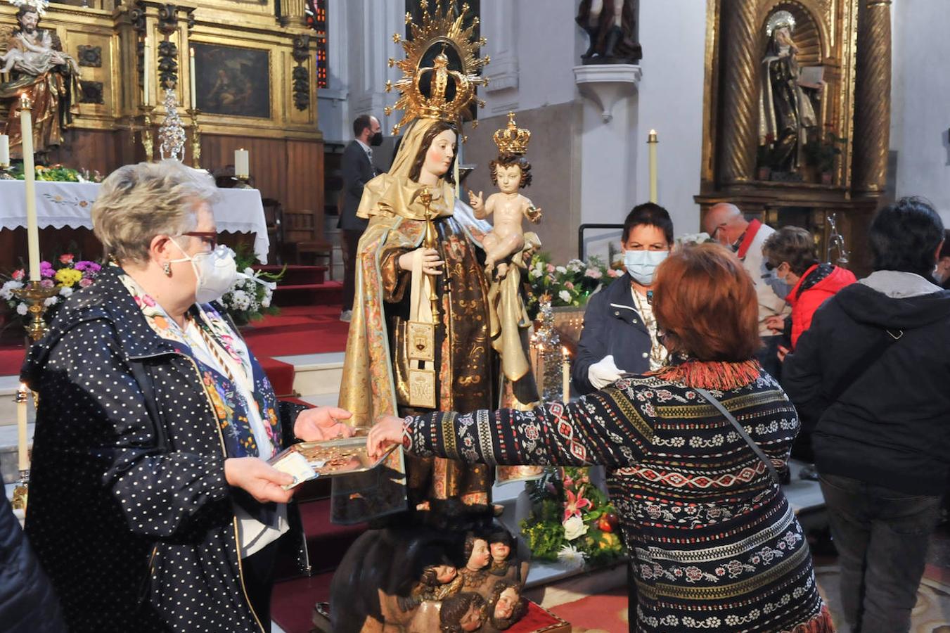 Almuerzo en la campa del Carmen el Lunes de Pentecostés.