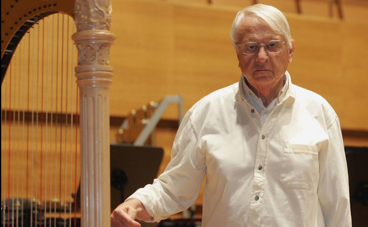 Halffter, poco después de un ensayo con la OSCyL en el auditorio Miguel Delibes, en 2010. 