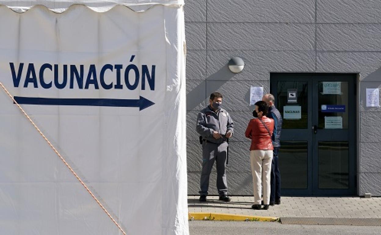 Punto fijo de vacunación en el Hospital Provincial de Ávila ;