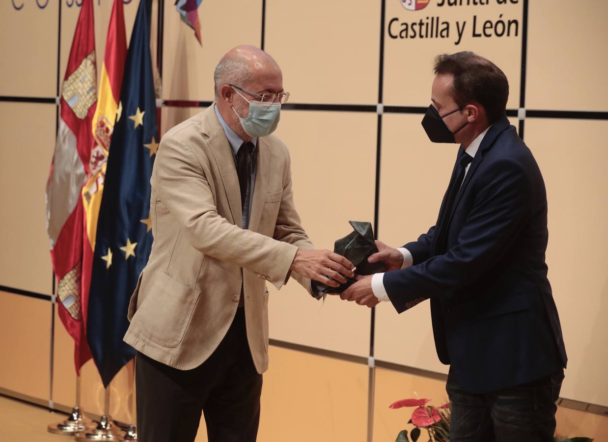 Fotos: Entrega de los XXXIV Premios de Periodismo Francisco de Cossío