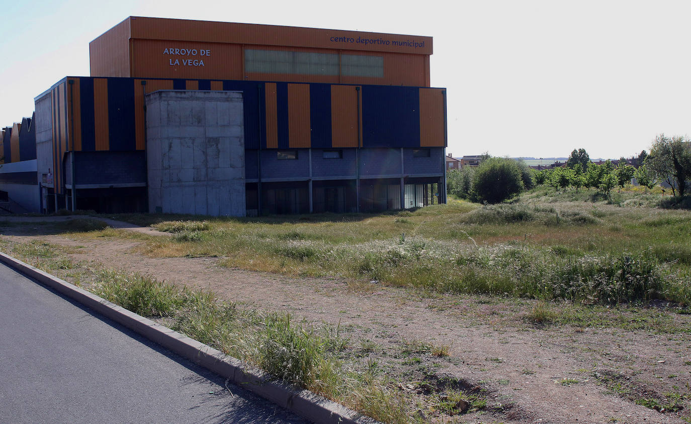 Entorno del polideportivo de Palazuelos de Eresma, donde se construirán las dos pistas de pádel.