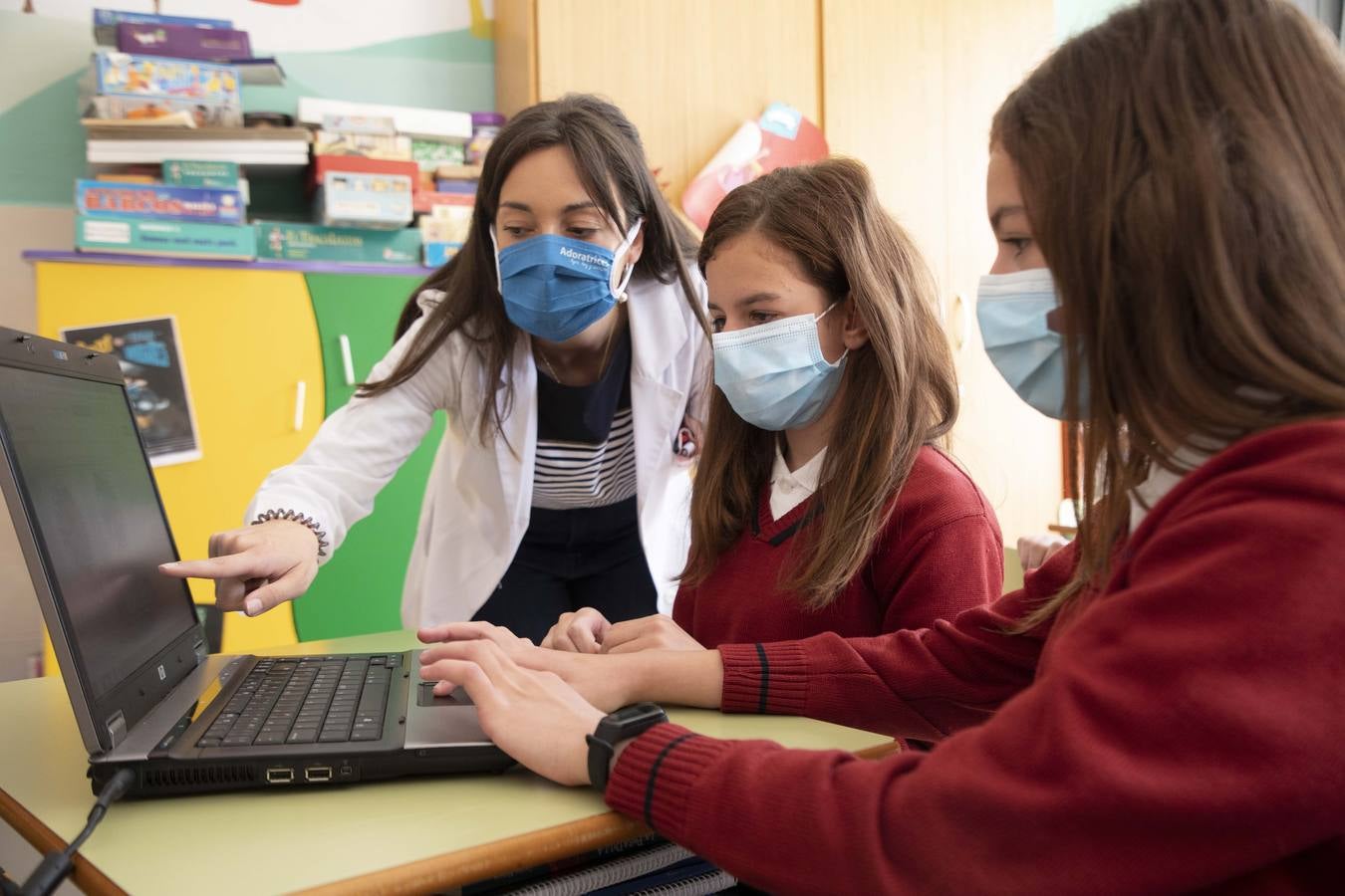 Fotos: El colegio Santa María Micaela de Valladolid participa en el concurso internacional Wisibilizalas