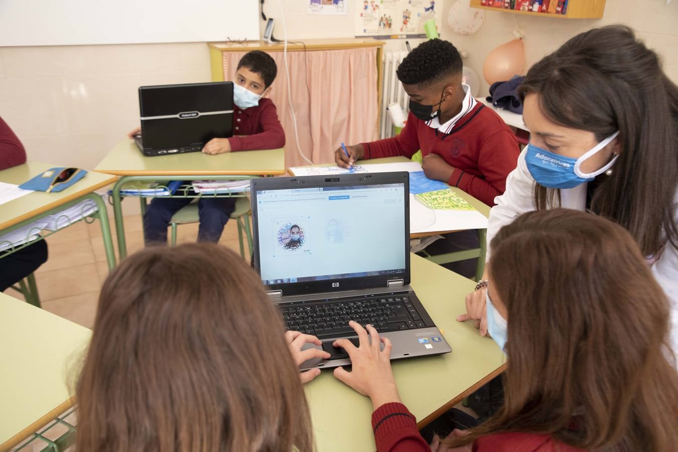 Fotos: El colegio Santa María Micaela de Valladolid participa en el concurso internacional Wisibilizalas