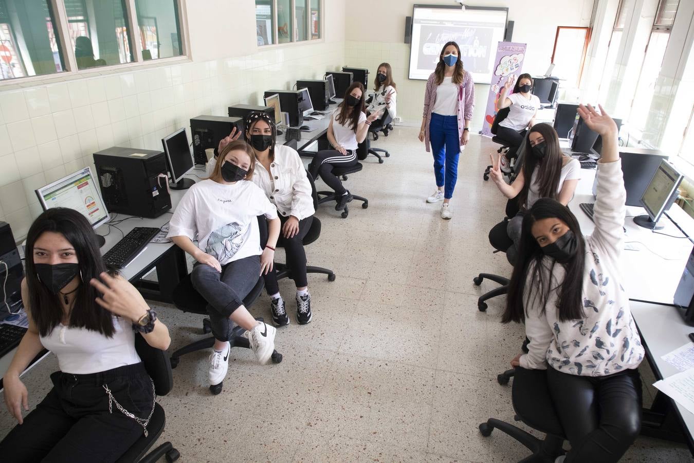 Fotos: El colegio Santa María Micaela de Valladolid participa en el concurso internacional Wisibilizalas