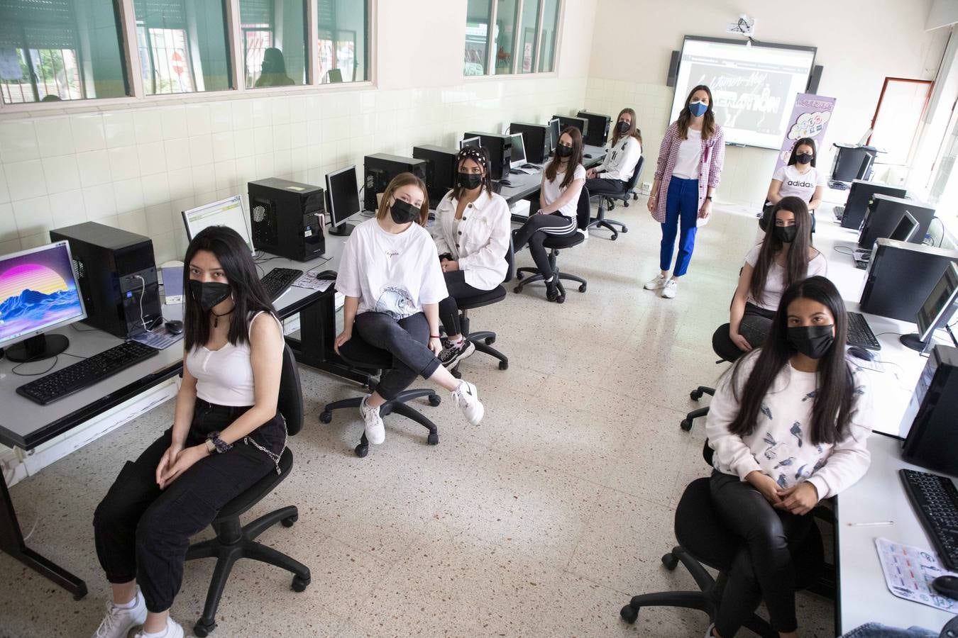 Fotos: El colegio Santa María Micaela de Valladolid participa en el concurso internacional Wisibilizalas