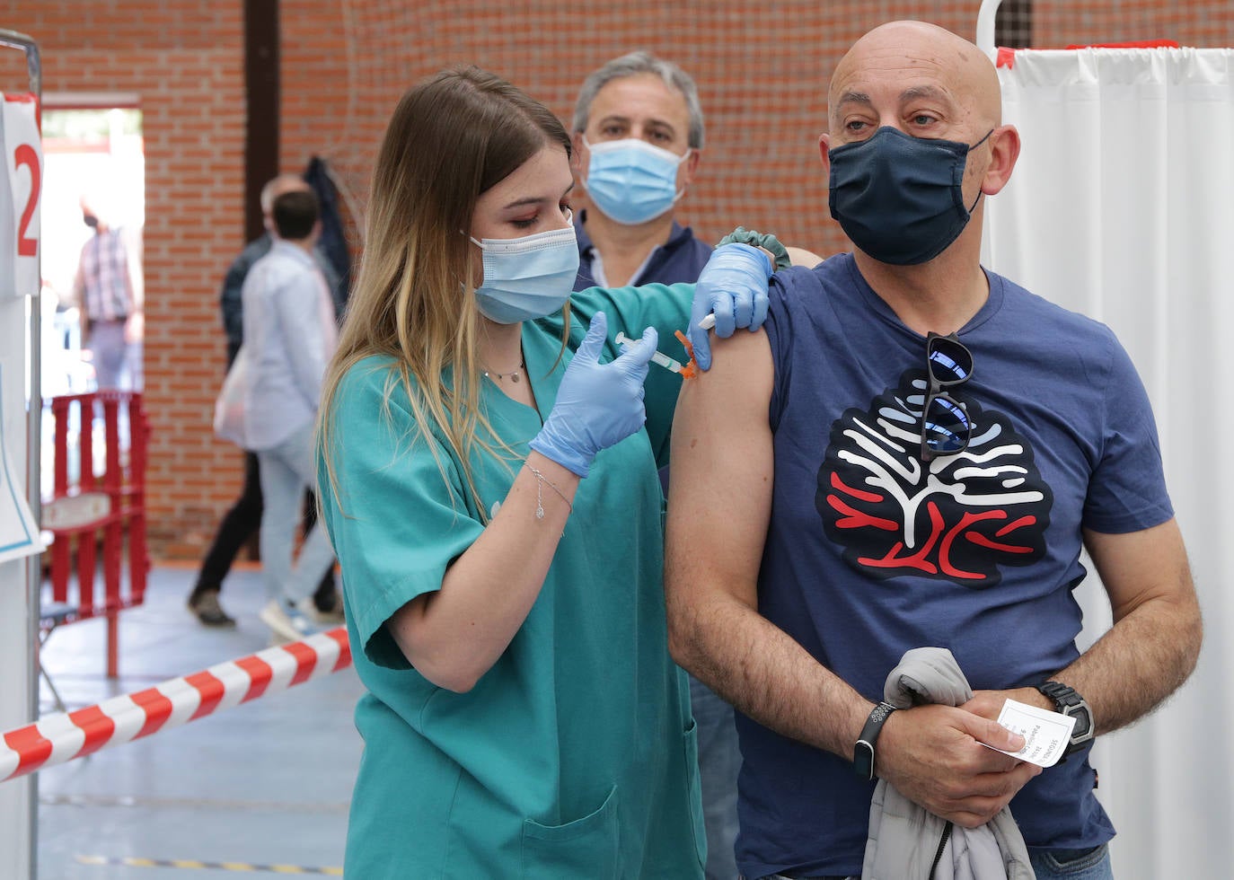 Fotos: Las cosechas de 1962 y 1963 reciben la vacuna en Palencia