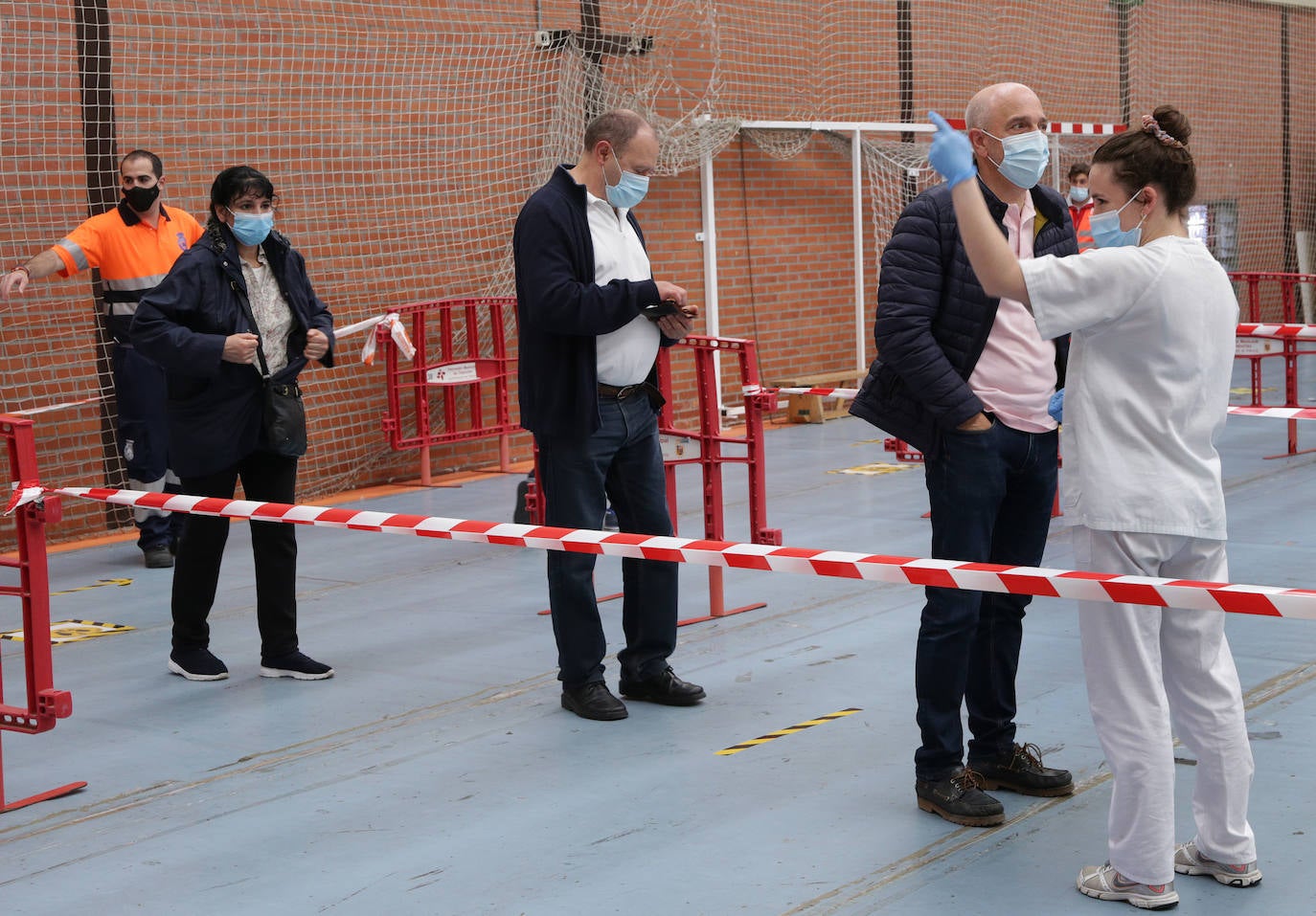 Fotos: Las cosechas de 1962 y 1963 reciben la vacuna en Palencia