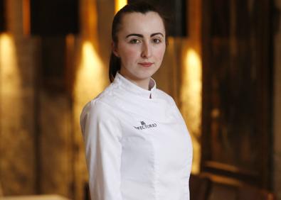 Imagen secundaria 1 - Gemma López y el postre con el que va a competir para ser la Pastelerea Revelación. 