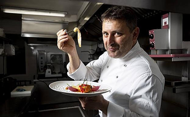 El chef Víctor Martín, del restaurante Trigo, con estrella Michelin en Valladolid. 