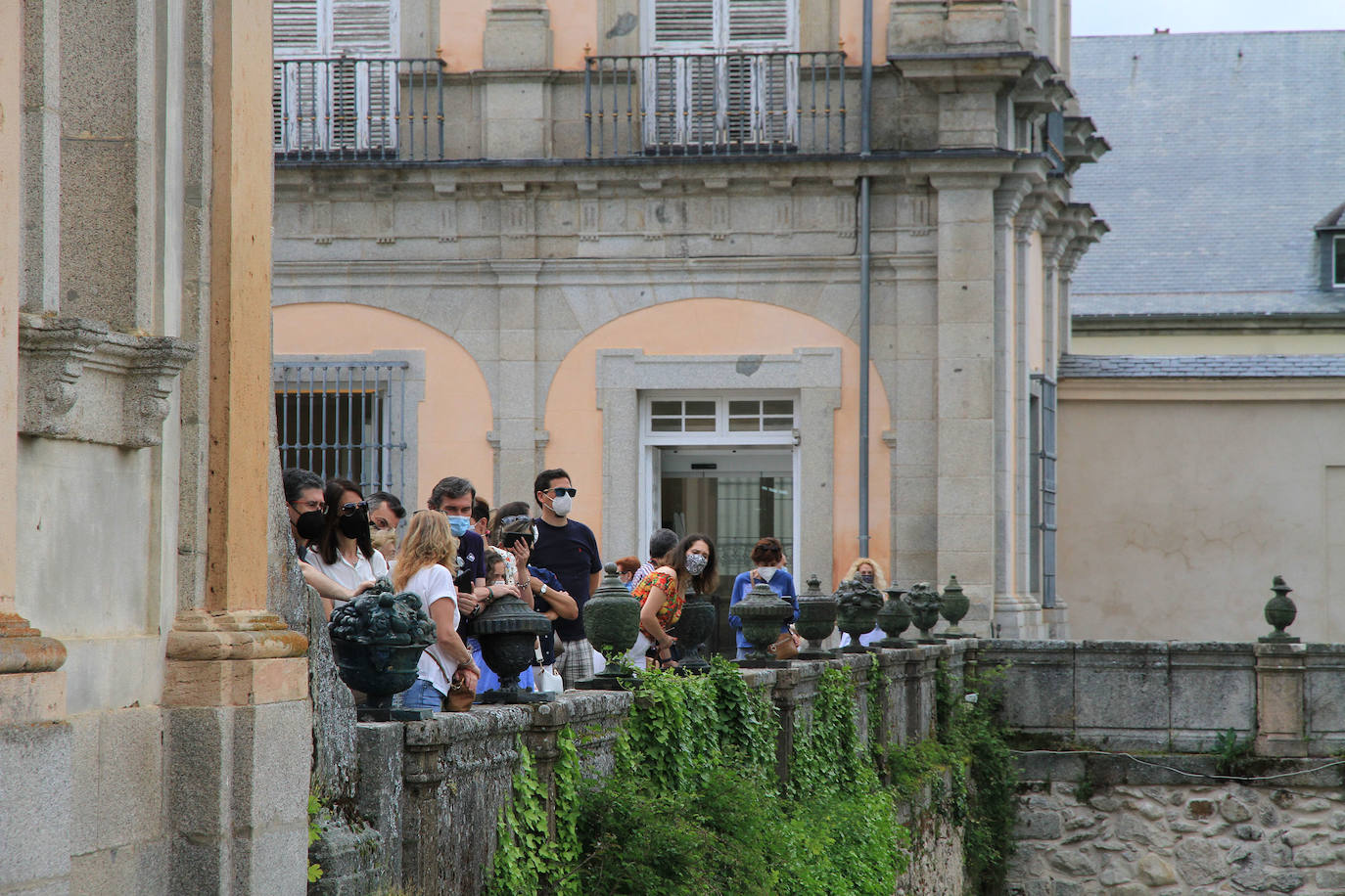La fuente de las Ranas, en pleno apogeo de su coreografía acuática este domingo en La Granja. 