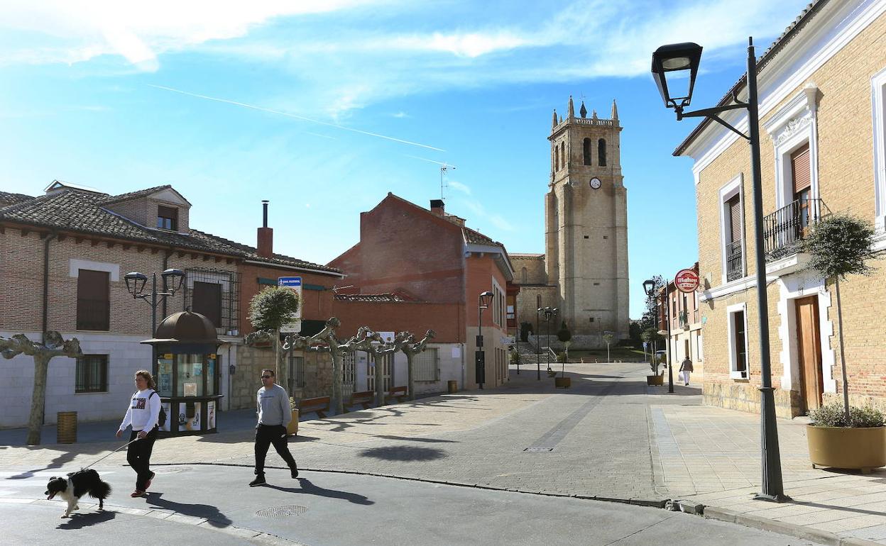 Entornos de la iglesia de Santa María la Mayor en Villamuriel de Cerrato. 