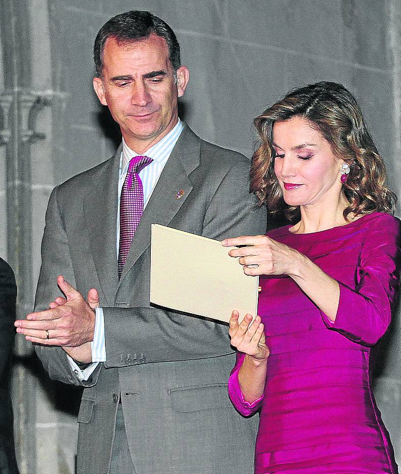 Los Reyes de España, en la entrega de los Premios Nacionales de Cultura, el 1 de junio de 2016 en la Catedral de Palencia. 