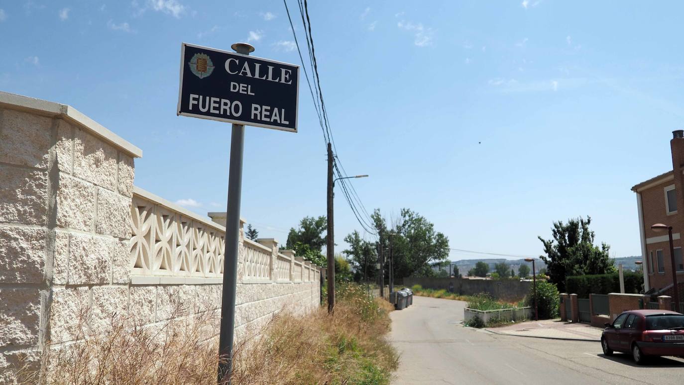 La Overuela, en la época medieval, se llamó Loberueras, que significaba 'lugar o guarida de lobos'