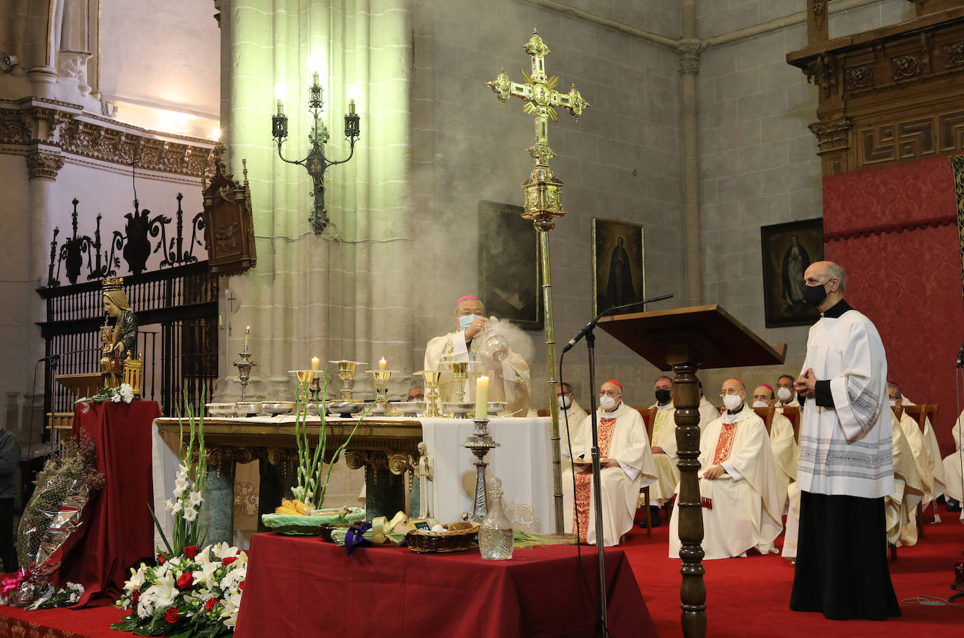 La eucaristía oficiada por el Nuncio del Papa y el obispo de Palencia se pudo ver desde cualquier punto del mundo.