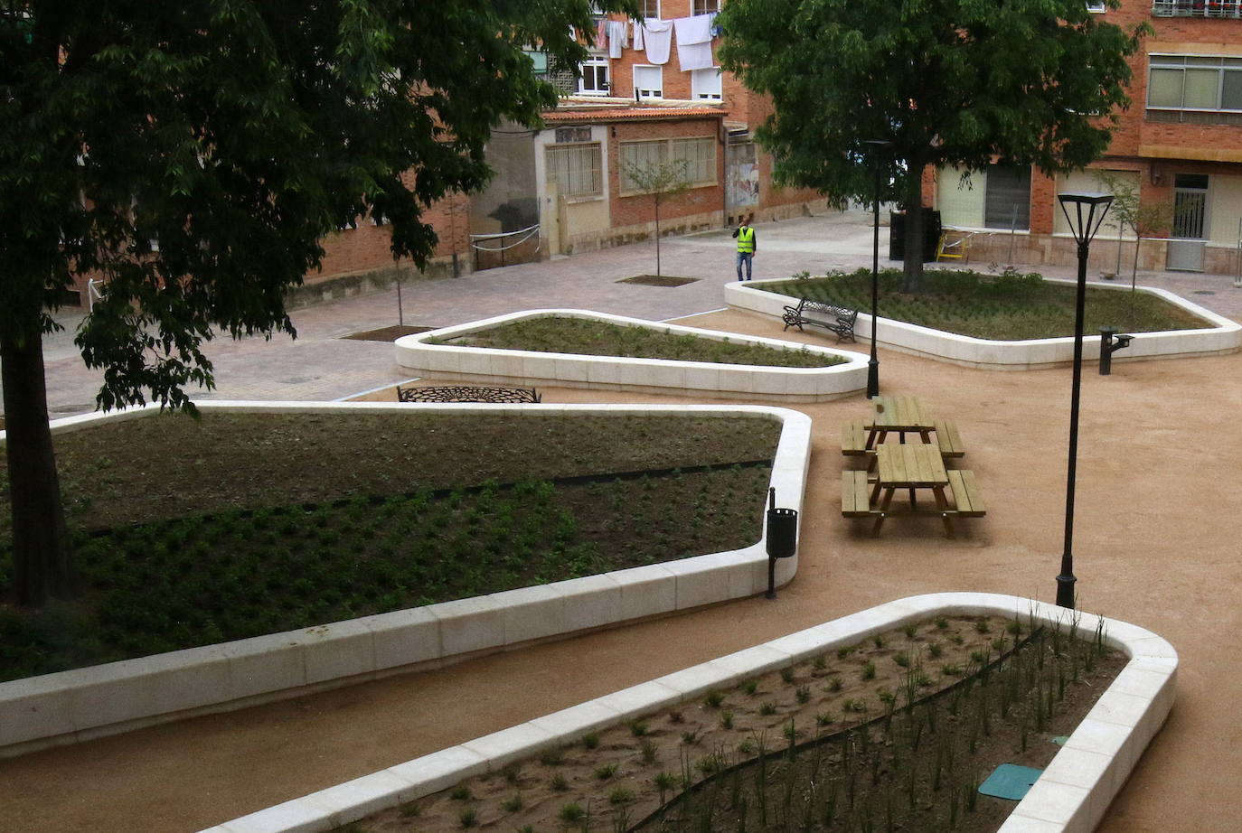 Nuevo aspecto de la plaza de la Morería, donde el sábado se propusieron dos sanciones por beber alcohol en la calle.