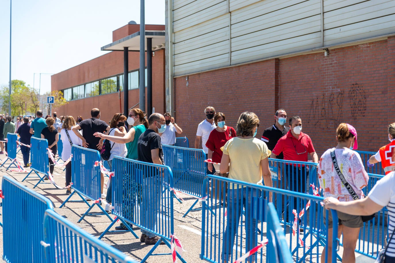 Fotos: Palencia vacuna a los nacidos en 1967 y 1968