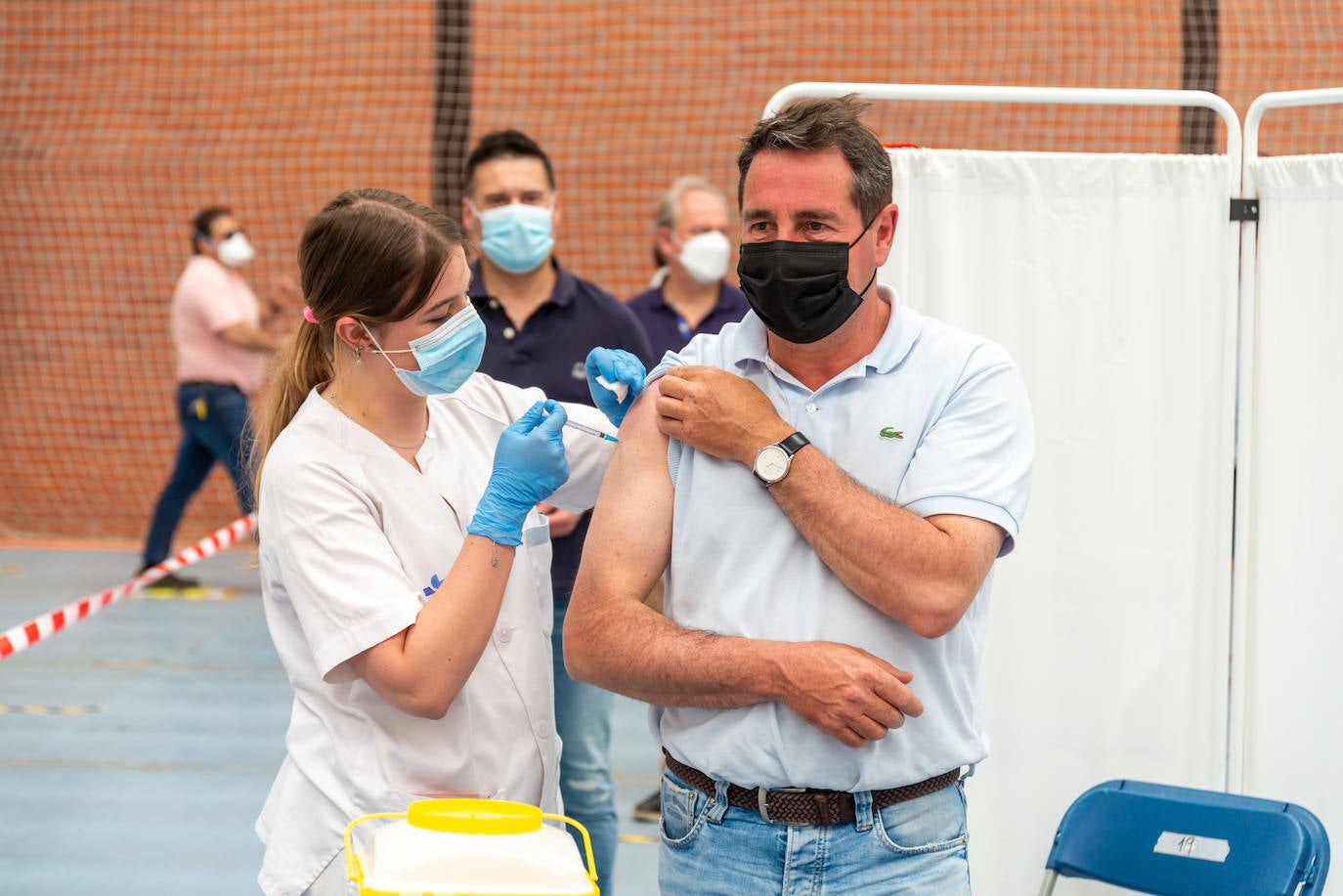 Fotos: Palencia vacuna a los nacidos en 1967 y 1968