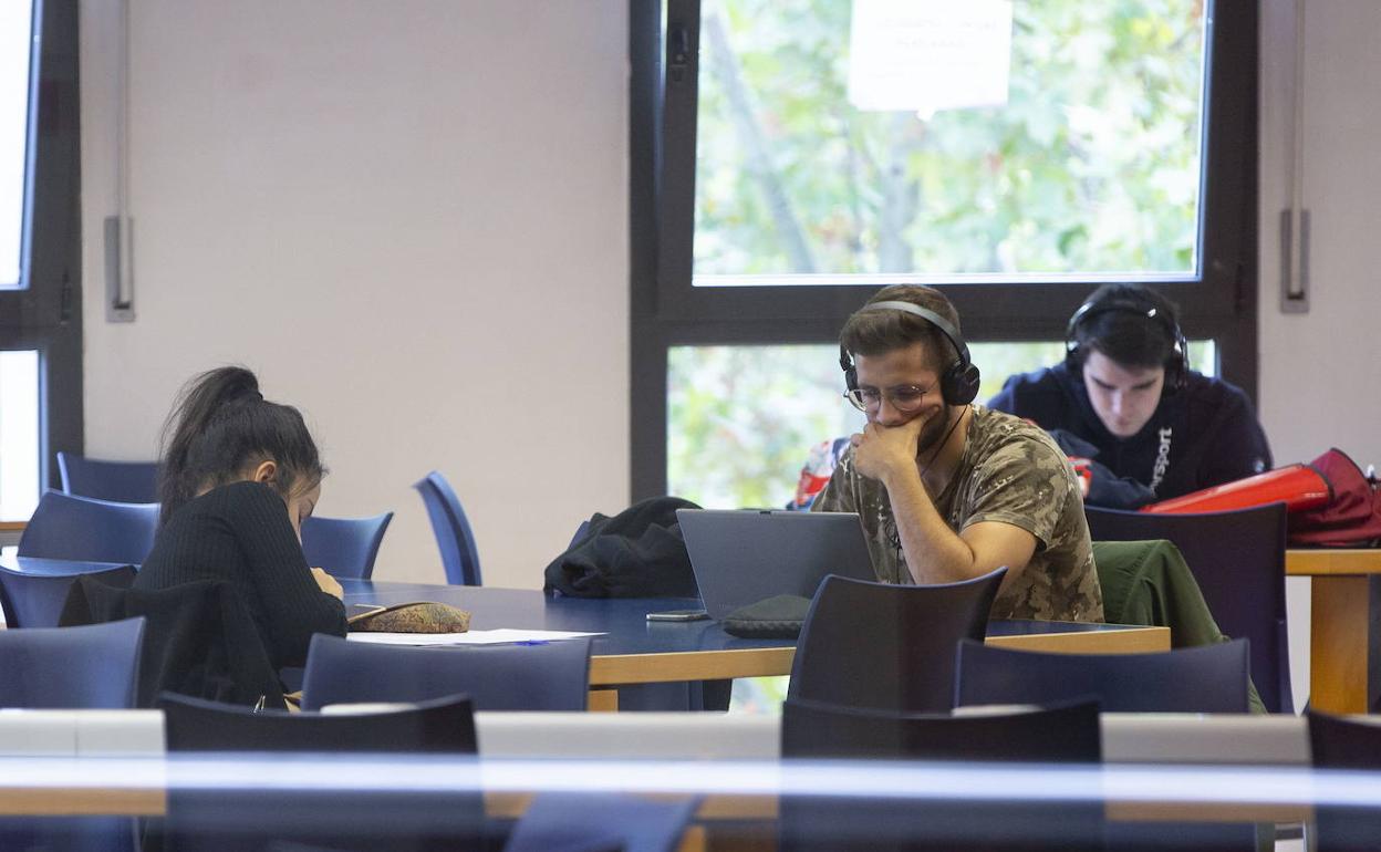 Alumnos de la Facultad de Filosofía y Letras.